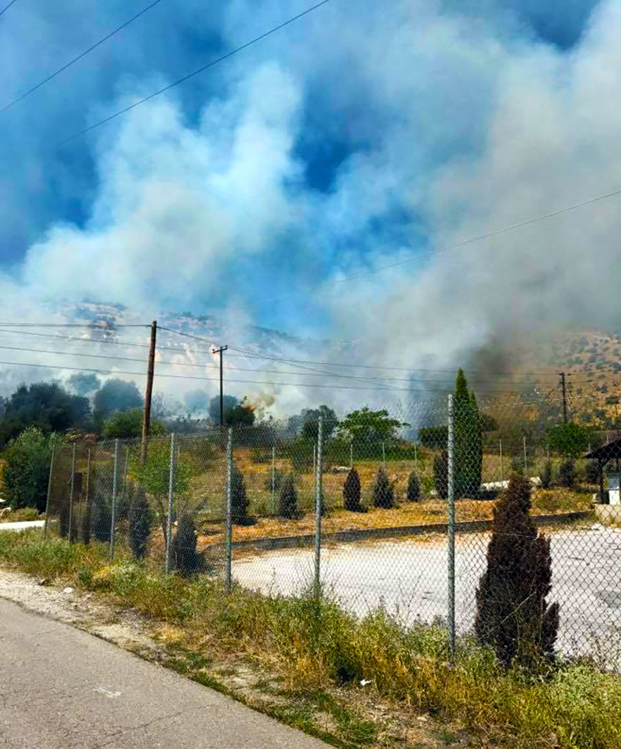 Υπό έλεγχο η μεγάλη φωτιά στην Καβάλα -Απείλησε κατοικημένη περιοχή (φωτό)