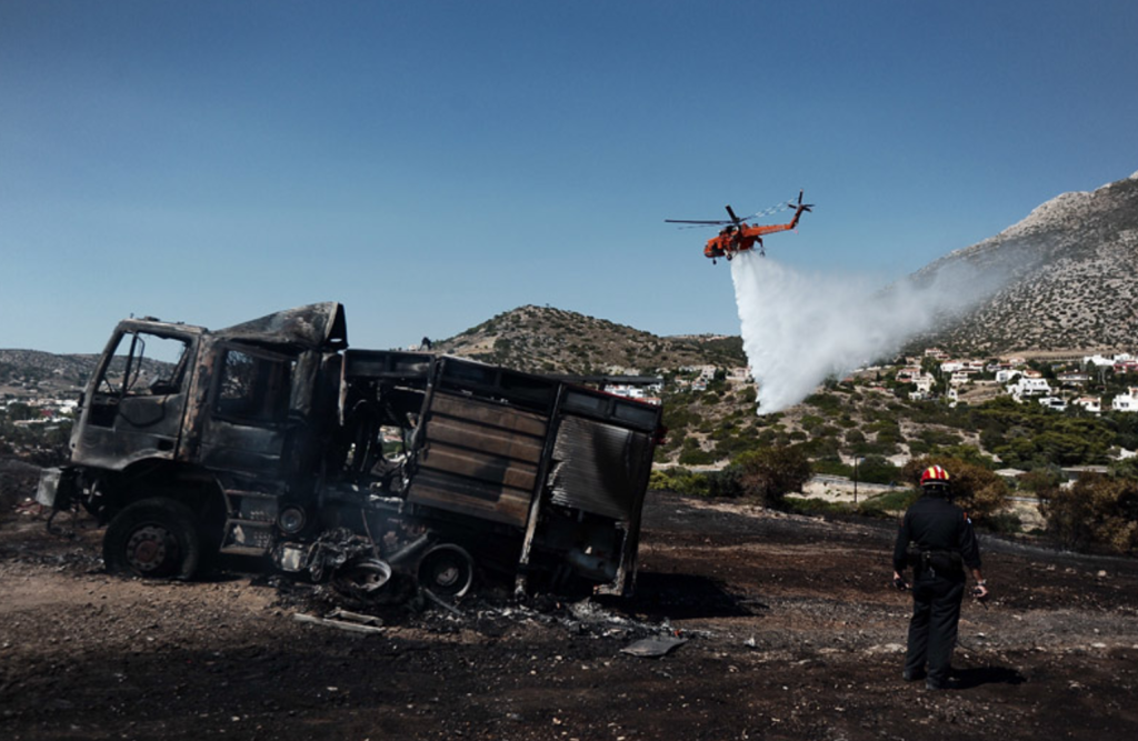 Σε εξέλιξη η φωτιά στη Λέσβο – Μεγάλες ζημιές σε σπίτια και πυροσβεστικά στο Λαγονήσι (φωτό,βίντεο)