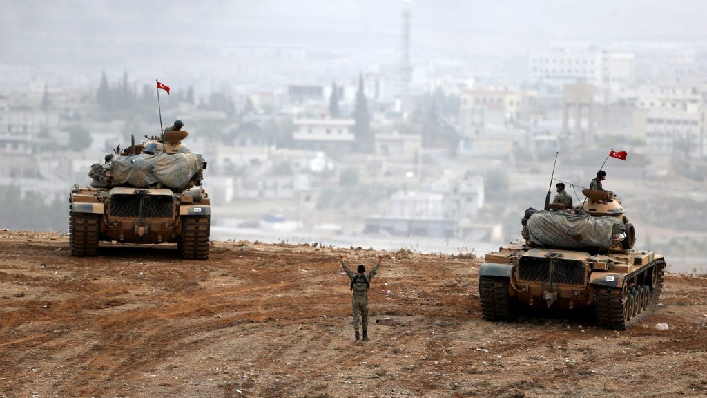 Τουρκία: Ενισχύθηκαν οι στρατιωτικές δυνάμεις στα σύνορα με την Συρία- Τμήματα πυροβολικού και αρμάτων μάχης