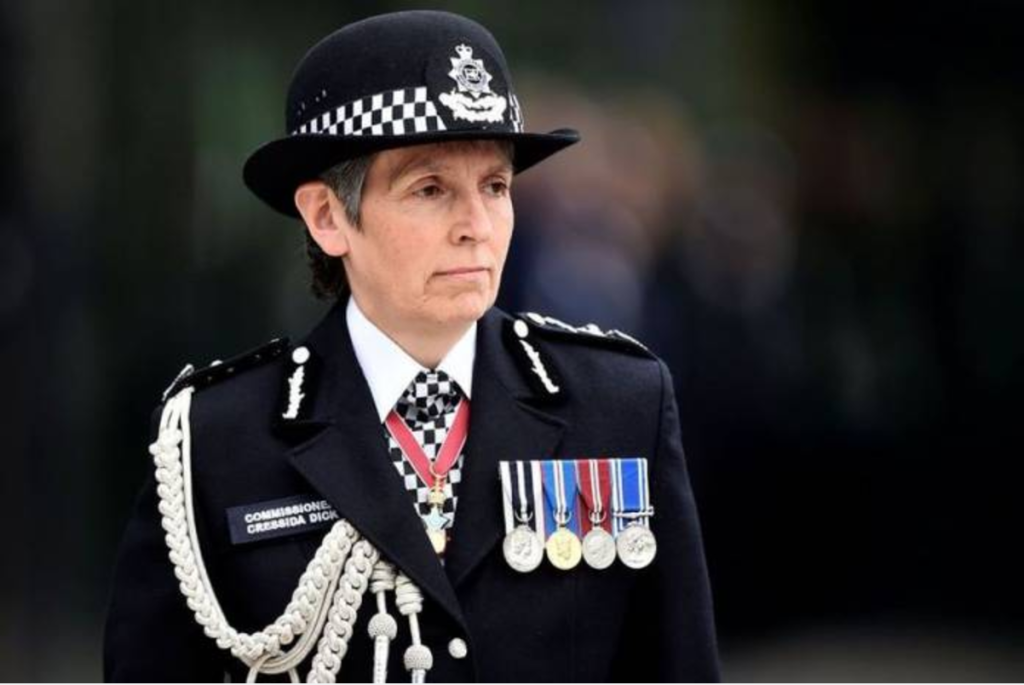 Λονδίνο: Η πρώτη γυναίκα αρχηγός της αστυνομίας στη Vogue (φωτό)