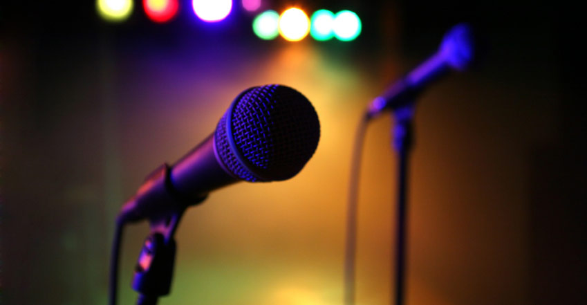 Πασίγνωστος τραγουδιστής κατηγορείται για αφροδίσια νοσήματα  – Οι κατηγορίες των συντρόφων (βίντεο)