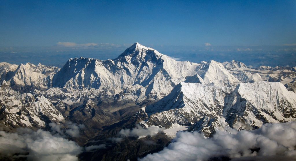 Το Έβερεστ δεν είναι η ψηλότερη κορυφή στον κόσμο;