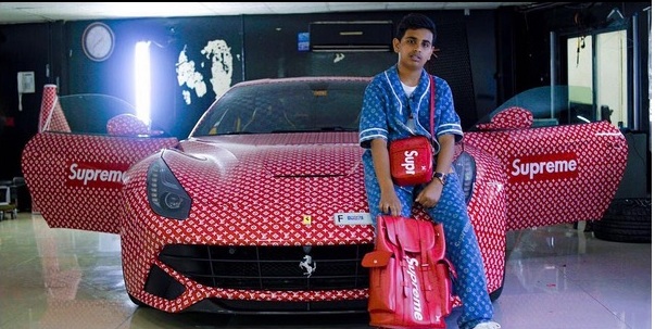 O πολυτελέστατος βίος ενός 15χρονου στο Ντουμπάι – Η Ferrari του και οι φωτογραφίες χλιδής (φωτό,βίντεο)