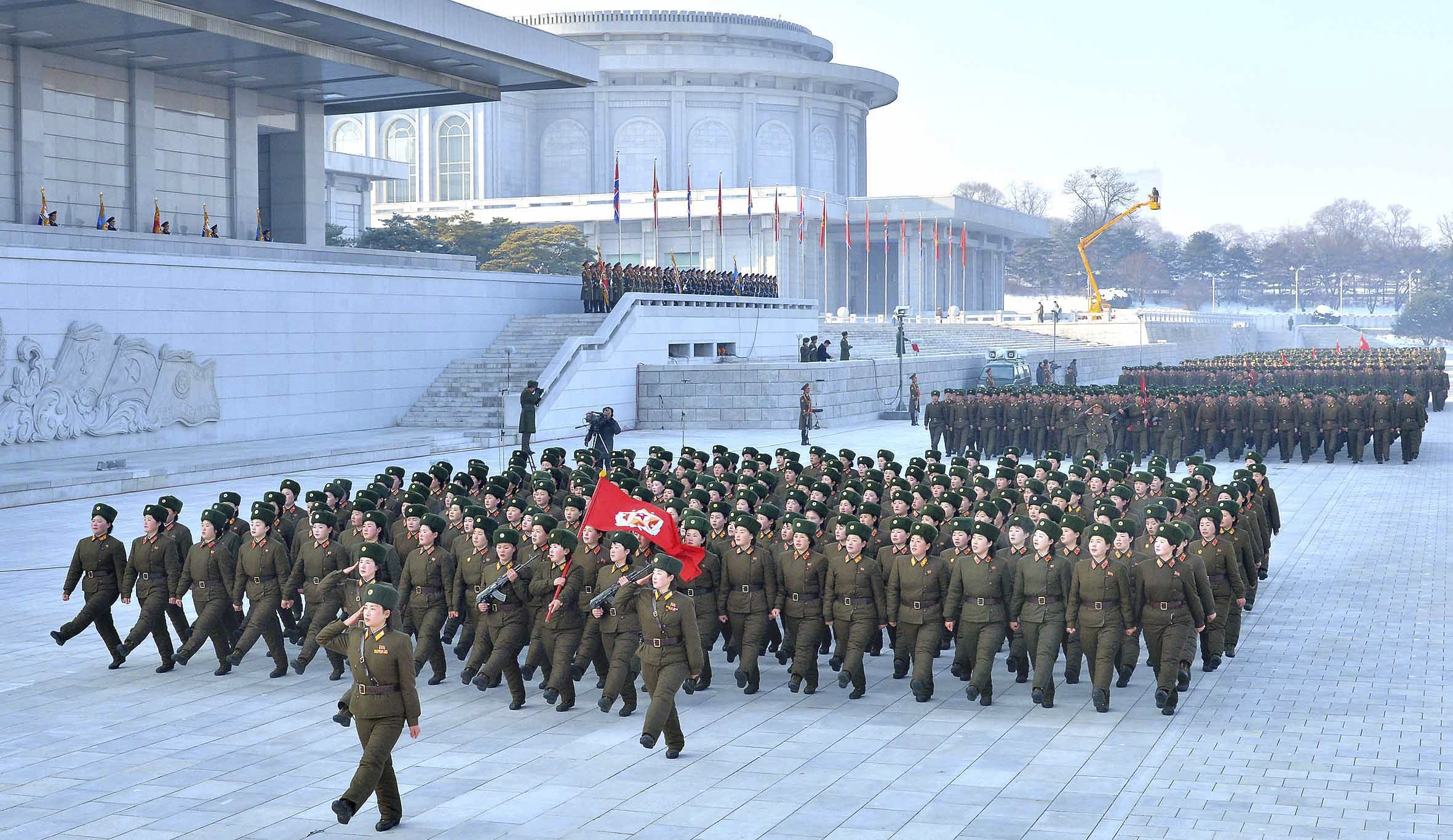 Στις ένοπλες δυνάμεις ζητούν να καταταγούν 3,5 εκατ. Βορειοκορεάτες για να πολεμήσουν τον Ν. Τραμπ