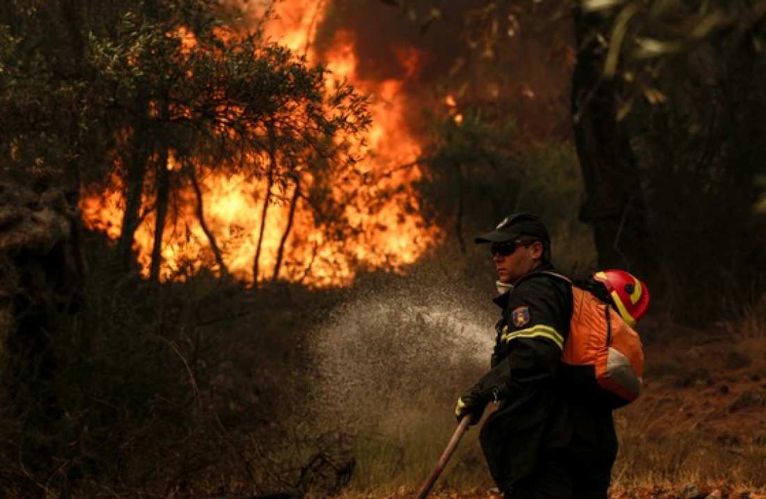 Συνεχίζονται οι προσπάθειες κατάσβεσης φωτιάς πάνω από μειονοτικό χωριό στην Αλβανία