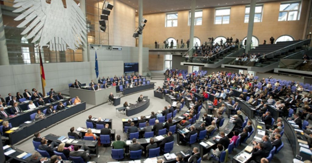 Άρθρο Bild: «416,7 εκατομμύρια ευρώ προτίθεται να επιστρέψει το Βερολίνο στην Ελλάδα»
