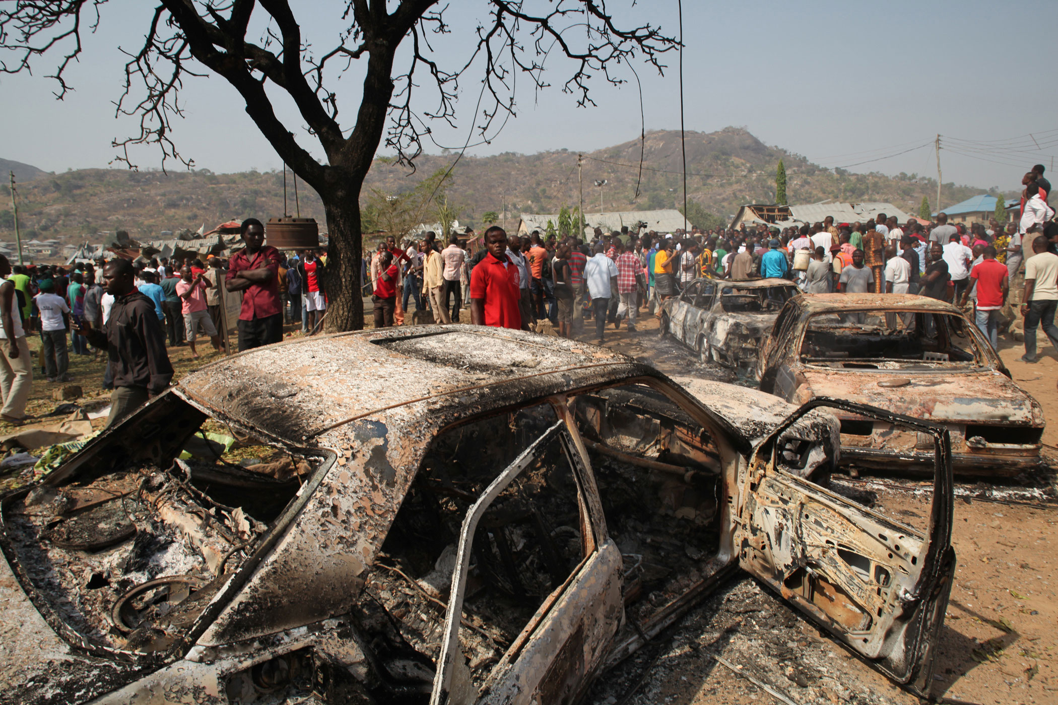Τρεις γυναίκες-καμικάζι σκόρπισαν το θάνατο στη Νιγηρία – Δεκάδες τραυματίες και 28 νεκροί (βίντεο)