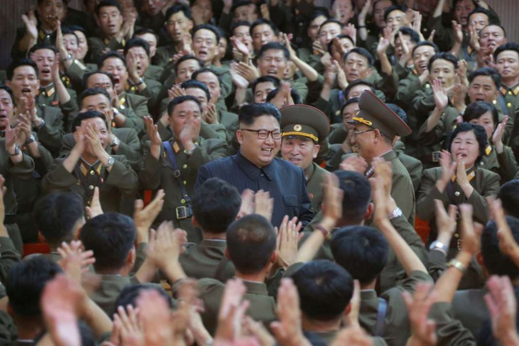 «Ό,τι μπορεί κάνει» η Ά. Μέρκελ για μια ειρηνική λύση στην κρίση με τη Β. Κορέα