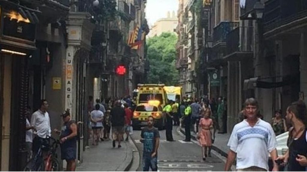 Μαρτυρίες από την τρομοκρατική επίθεση στην Βαρκελώνη: «Ήταν μία κόλαση αίματος- Εκατοντάδες άνθρωποι έτρεχαν γρήγορα»