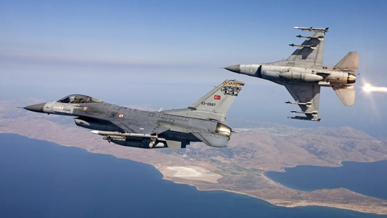 Πέντε τουρκικά αεροσκάφη πραγματοποίησαν 17 παραβιάσεις του ελληνικού FIR