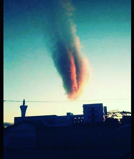 Εμφανίστηκε μυστήρια εικόνα στον ουρανό της Βραζιλίας – Κάνουν λόγο για το «Χέρι του Θεού» (φωτό, βίντεο)