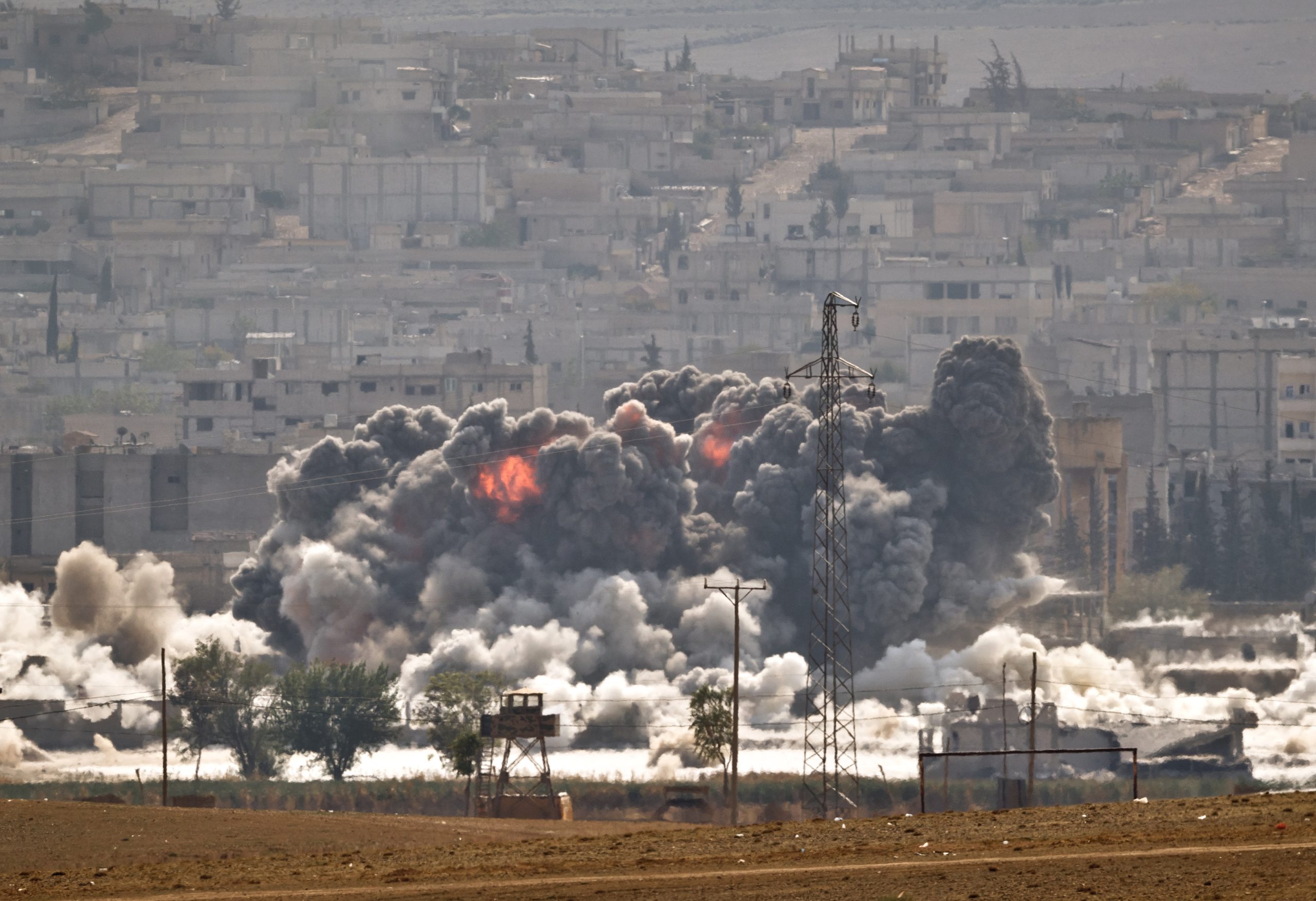 Ευρείας κλίμακας βομβαρδισμοί σε κουρδικές περιοχές από την Τουρκία: Πέντε οι νεκροί