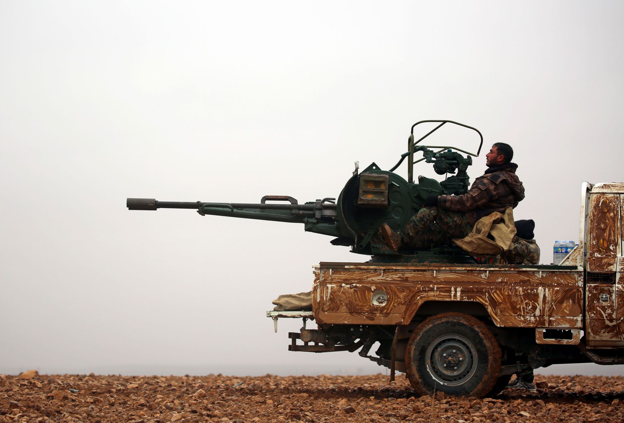 Συρία: Οι Κυβερνητικές Δυνάμεις απελευθέρωσαν θέση-κλειδί κοντά στα σύνορα με το Ιράκ (φωτό, βίντεο)