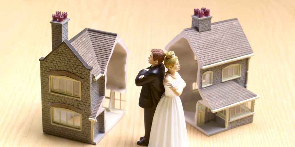 Διαζύγια και Εφορία: Η διαδικασία και τα δικαιολογητικά που απαιτούνται