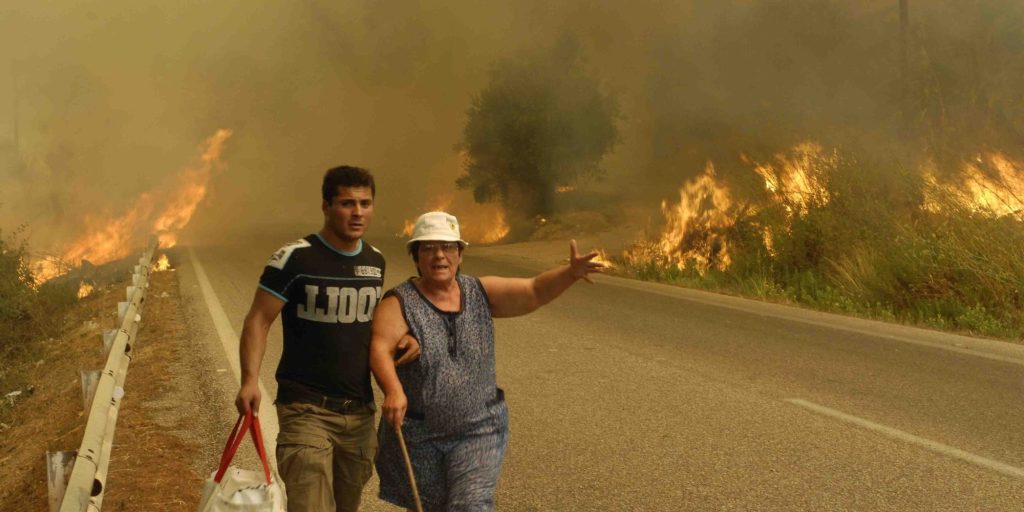 Ηλεία: Εν εξελίξει η πυρκαγιά που θυμίζει την «πύρινη κόλαση» του 2007 (φωτό, βίντεο)