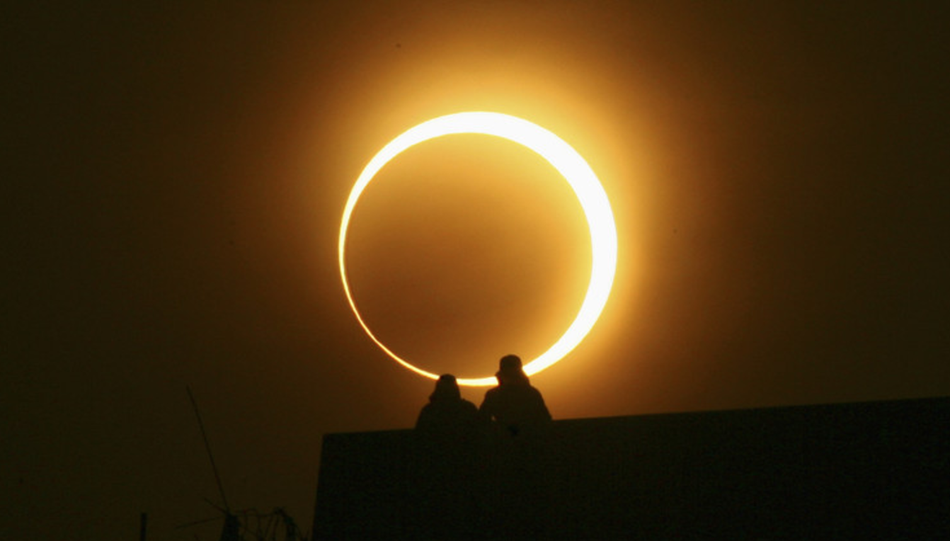 Δείτε τις πρώτες φωτογραφίες από την ολική έκλειψη ηλίου (φωτό,βίντεο)