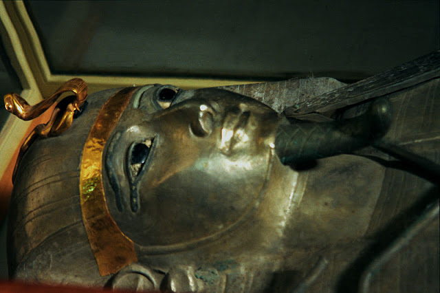 Βίντεο: Το μυστήριο «πίσω» από τον ασημένιο Φαραώ