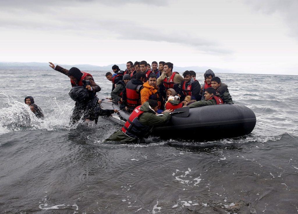 Τον «ασκό του Αιόλου» ανοίγουν οι Τούρκοι- Εκατοντάδες πρόσφυγες καθημερινά «εισβάλουν» στην Ελλάδα