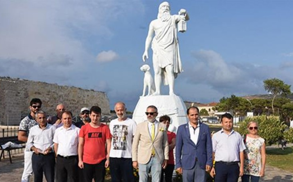 Τουρκία: Την απομάκρυνση αγάλματος του Διογένη ζητεί συντηρητικό θρησκευτικό ίδρυμα