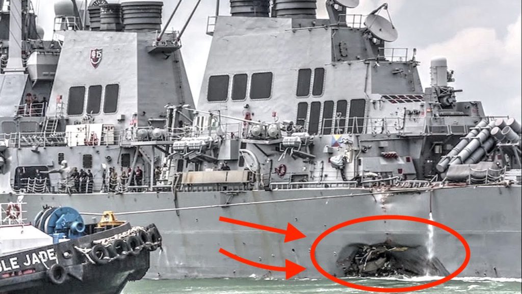 Στην Σιγκαπούρη το «λαβωμένο» «USS John S. McCain» μετά την σύγκρουση με δεξαμενόπλοιο ελληνικών συμφερόντων (βίντεο)