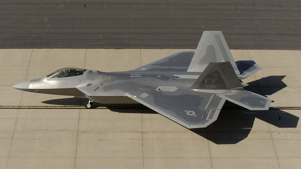 Βίντεο: Το κορυφαίο μαχητικό αεροσκάφος F-22 Raptor