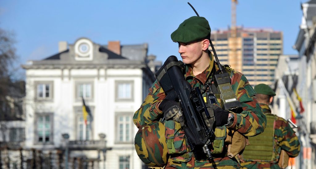 Βρυξέλλες: Επίθεση ισλαμιστή με μαχαίρι σε στρατιώτες- Φώναζε «Αλλάχ Ακμπάρ» (φωτό)