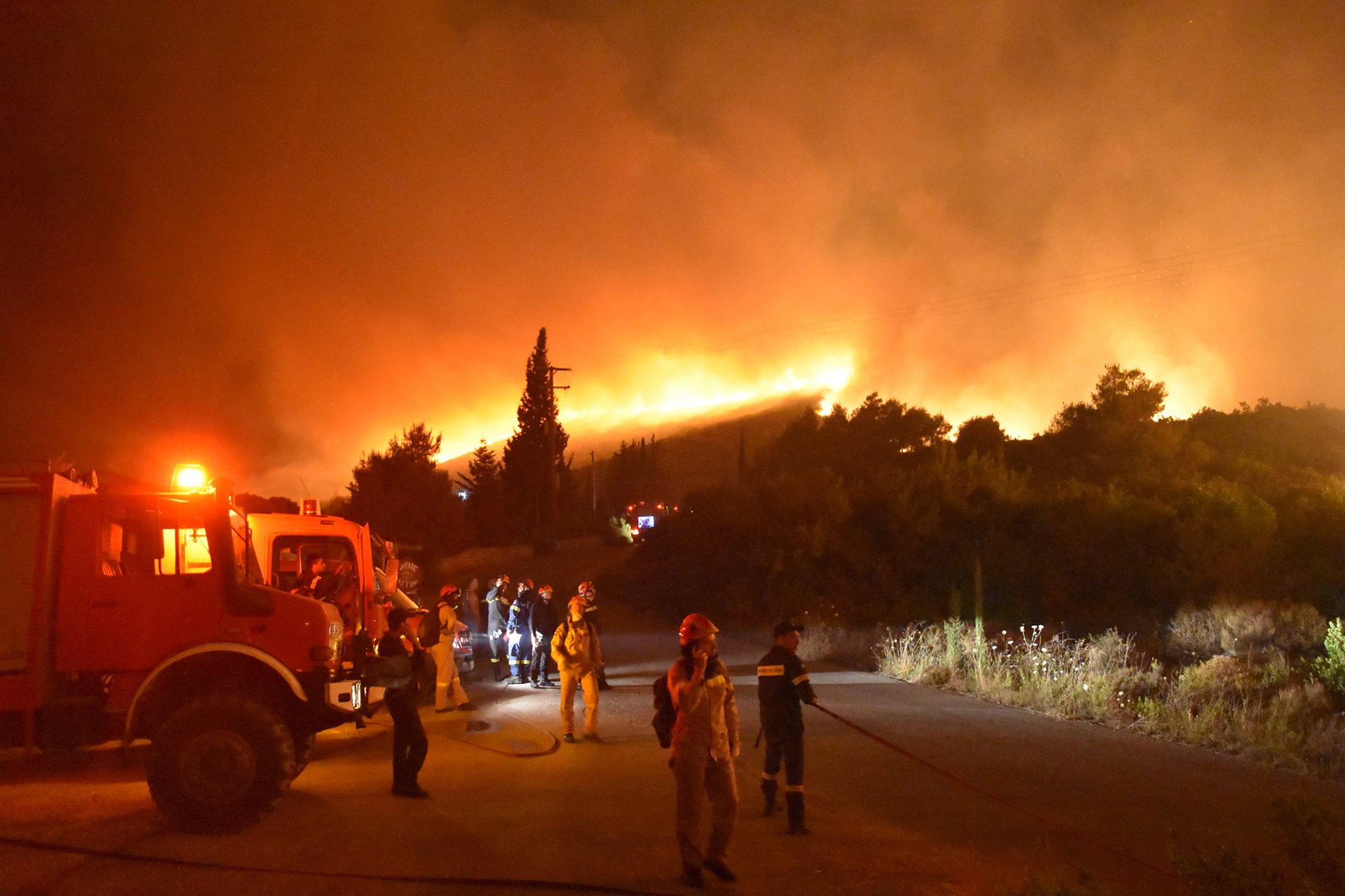 Συνεχίζεται ο πύρινος «εφιάλτης» στη Ζάκυνθο: Κατάφεραν να ξεφύγουν οι εμπρηστές! (φωτό, βίντεο)