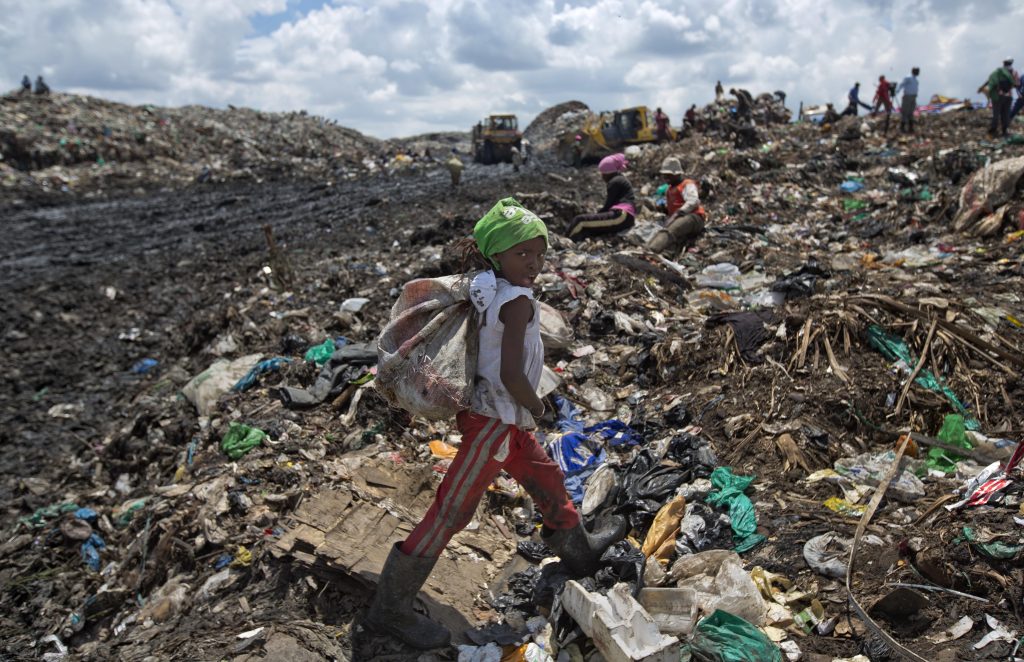 Κένυα: Απαγόρευση «δια ροπάλου» της χρήσης ή παραγωγής πλαστικής σακούλας