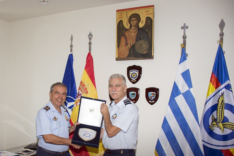 Επίσκεψη του Διοικητή CAOC TJ στο ΓΕΑ (φωτό)