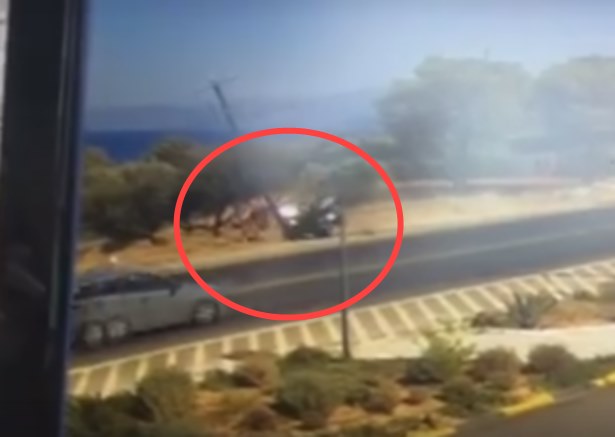 Γουρούνα στην Κρήτη πέφτει πάνω σε κολώνα – Το κράνος έσωσε τους αναβάτες (βίντεο)