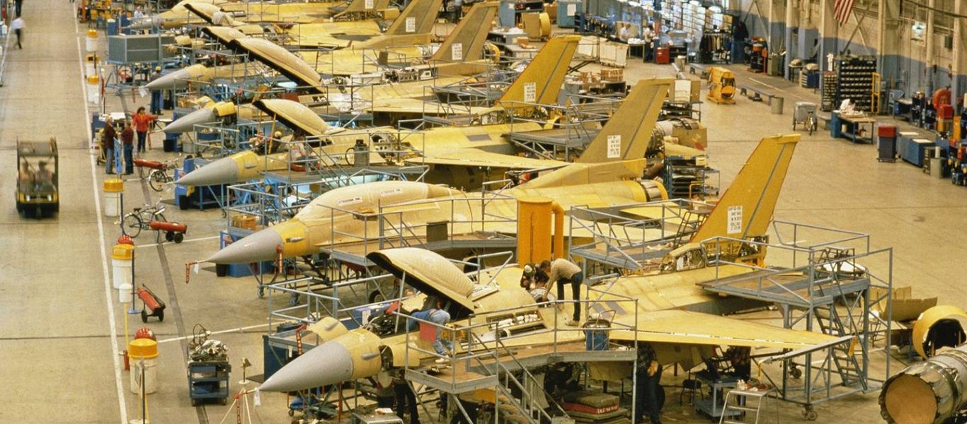 Την παραγωγή του F-16 προτίθεται να μεταφέρει στην Ινδία η Lockheed Martin