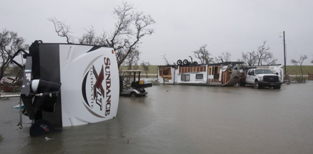 Τέξας: Σοβαροί κίνδυνοι για τη δημόσια υγεία από τις πλημμύρες