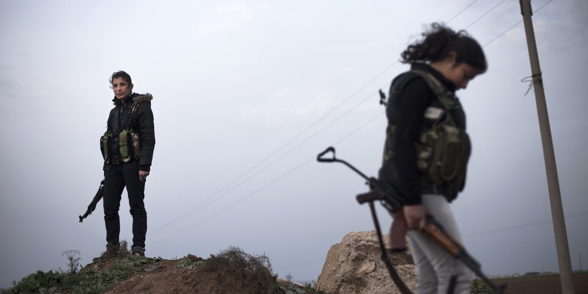 Βίντεο: Κούρδοι αντάρτες περικυκλώνουν Τούρκους στρατιώτες και τους παίρνουν τα όπλα (φωτό, βίντεο)