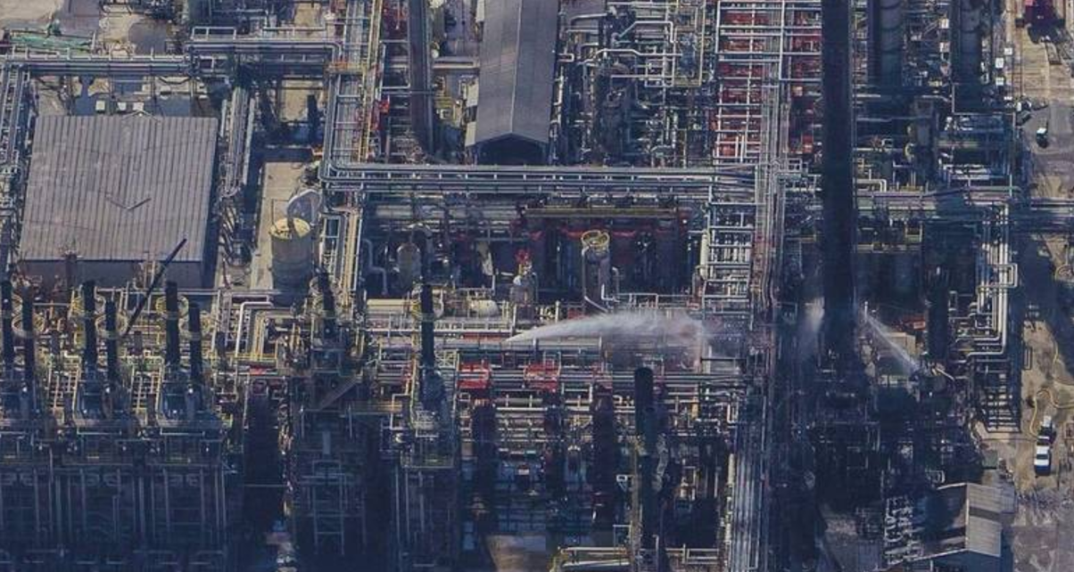 Έσβησε η φωτιά στο εργοστάσιο χημικών στο Τέξας – Έρευνες για τα αίτια (βίντεο)