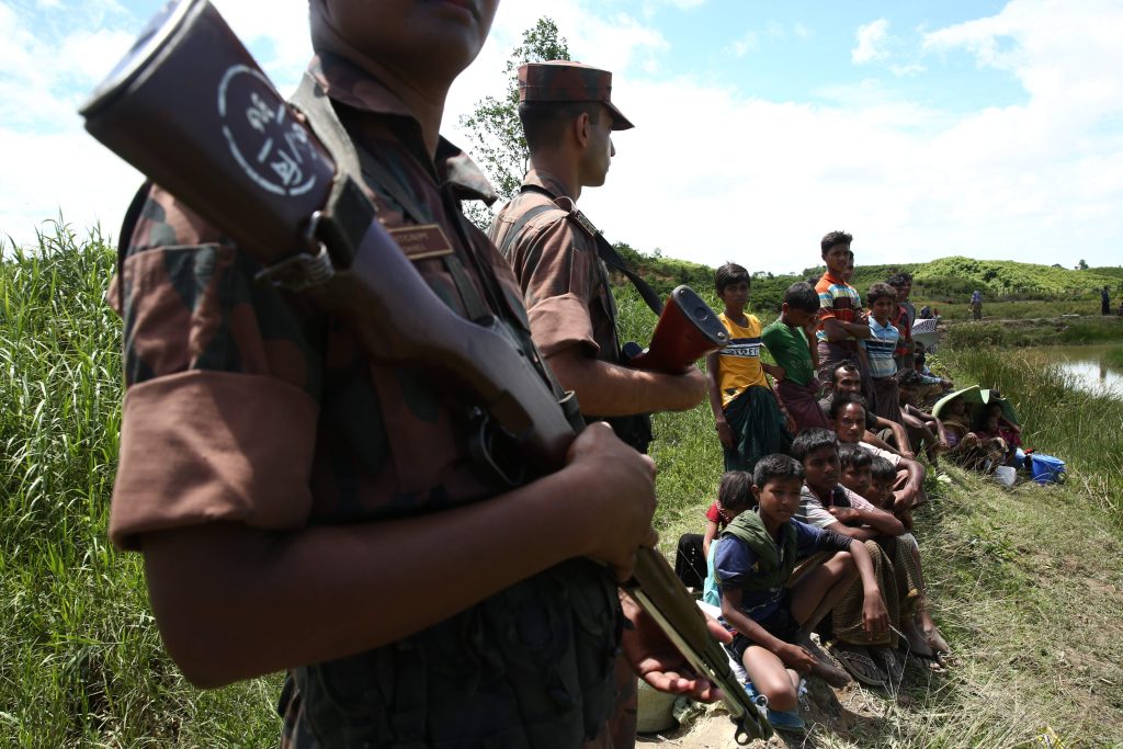 Στα πρόθυρα ανθρωπιστικής κρίσης η Μιανμάρ- Μαίνονται οι συγκρούσεις Στρατού και των Ροχίνγκια