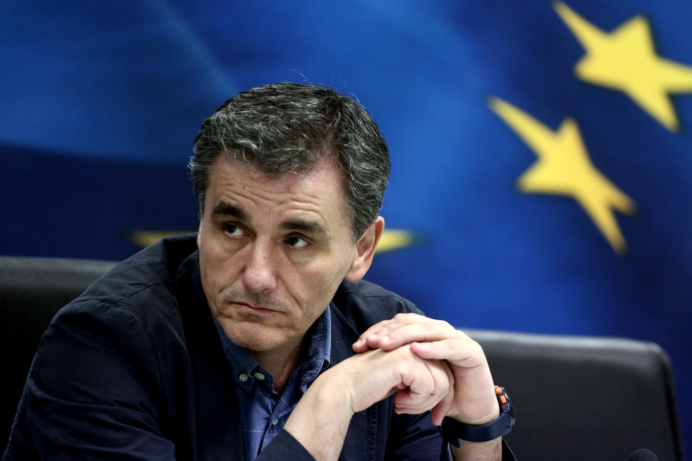 Στις Βρυξέλλες Ε. Τσακαλώτος και Γ. Χουλιαράκης για την «υποδόση» των 800 εκατ. ευρώ