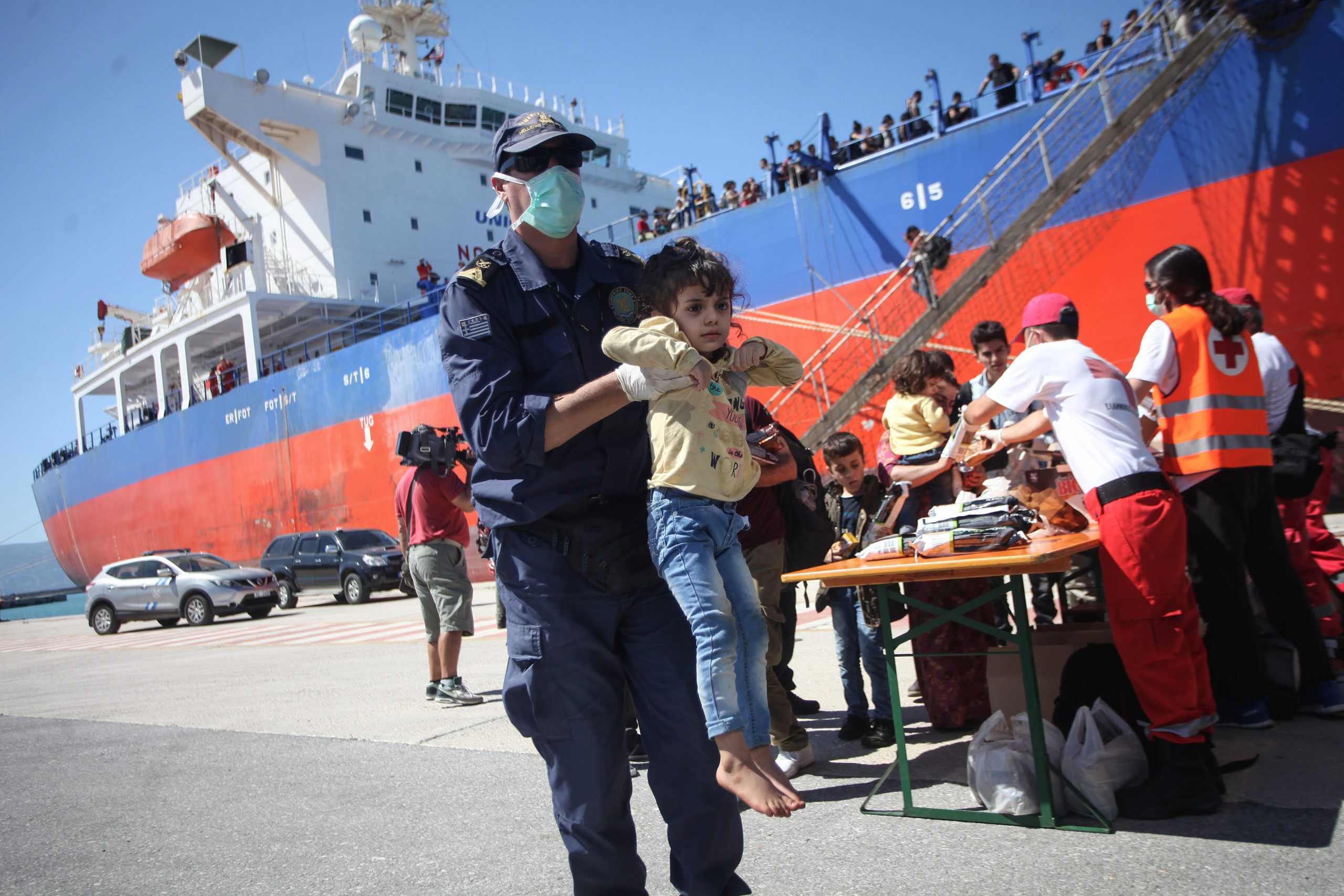 103 μετανάστες έφτασαν στο λιμάνι του Ηρακλείου