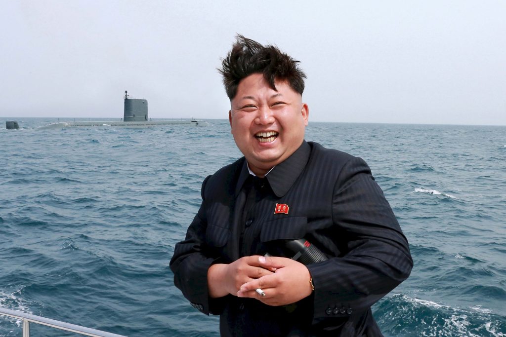 O Kιμ ετοιμάζεται για πόλεμο: Μεταφέρθηκε βαλλιστικός πύραυλος στην δυτική ακτή της Β.Κορέας!