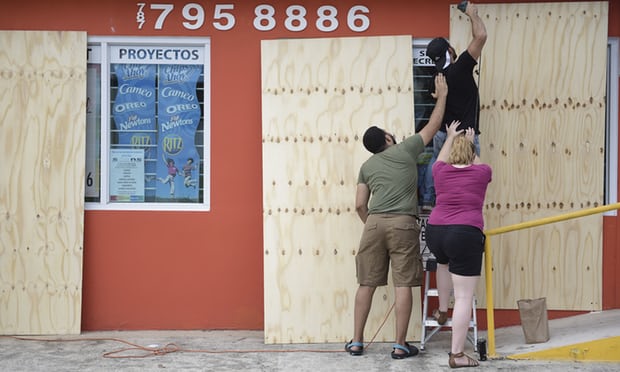 Στο έλεος του τυφώνα Ίρμα η Καραϊβική – Ο ισχυρότερος όλων των εποχών (φωτό)