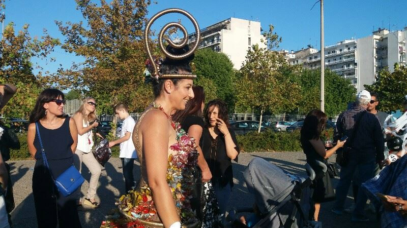 Θεσσαλονίκη: Μια εναλλακτική επίδειξη μόδας στήθηκε με ανακυκλώσιμα υλικά (φωτό)