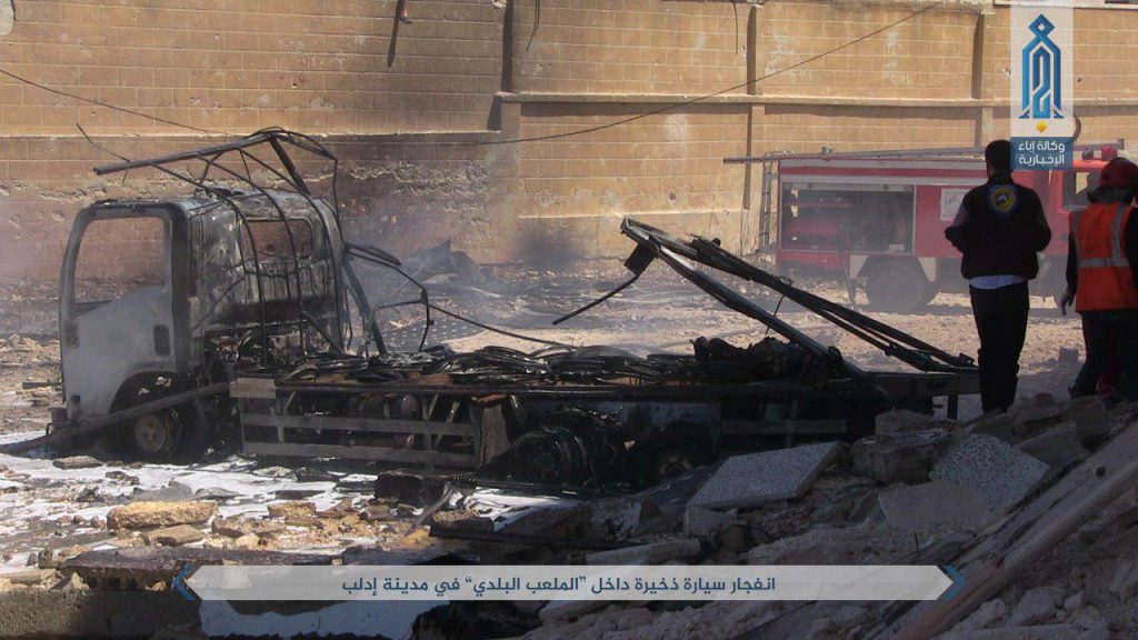 Συρία: Φορτηγό που μετέφερε πυρομαχικά εξερράγη στην Ιντλίμπ – 10 ισλαμιστές νεκροί (φωτό, βίντεο)