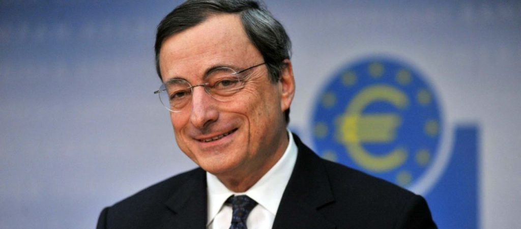 Bloomberg: «Αναγκάζεται να ανοίξει την συζήτηση για τερματισμό του QE ο Μ. Ντράγκι»