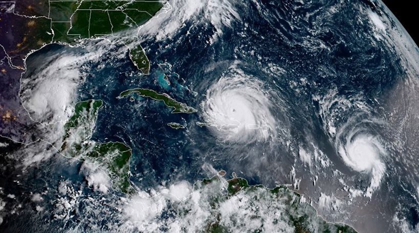 Τρεις τυφώνες καταγράφηκαν σε φωτογραφία στην Καραϊβική (φωτό)