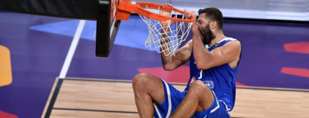 Βίντεο: Το κάρφωμα του Μπουρούση στα 5 καλύτερα του Ευρωμπάσκετ