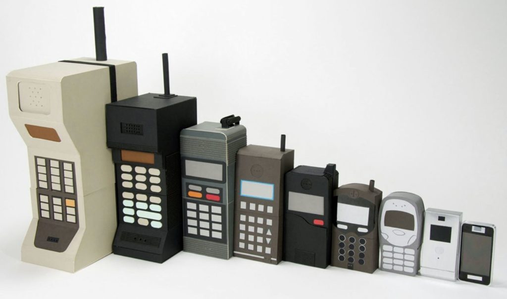 Ένα πρωτότυπο μουσείο με vintage κινητά τηλέφωνα στη Σλοβακία (φωτό)