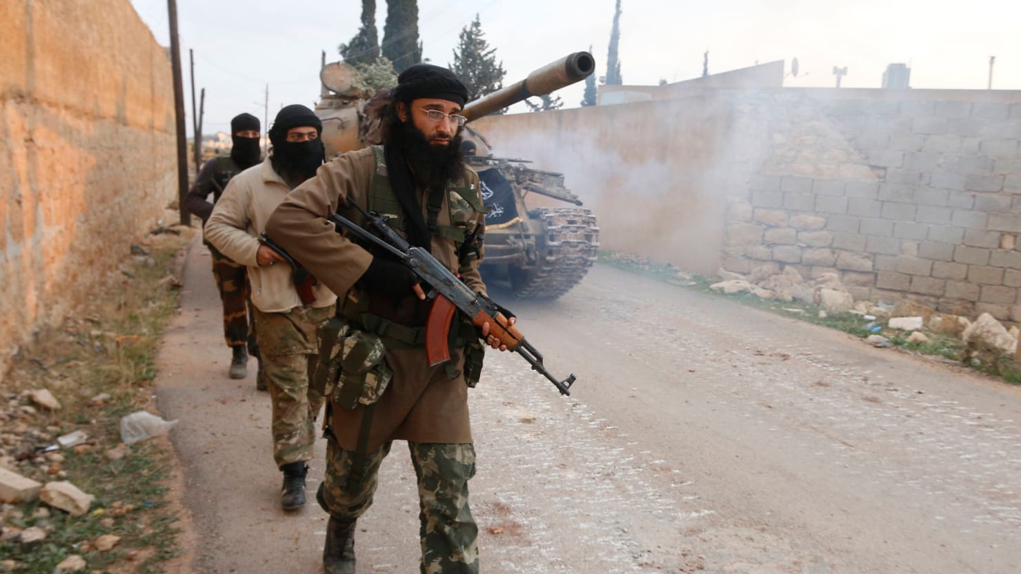 Το «θηρίο» βρυχάται ακόμη: Μεγάλη αντεπίθεση της ISIS αναγκάζει σε αναδίπλωση τις συριακές δυνάμεις στη Χάμα