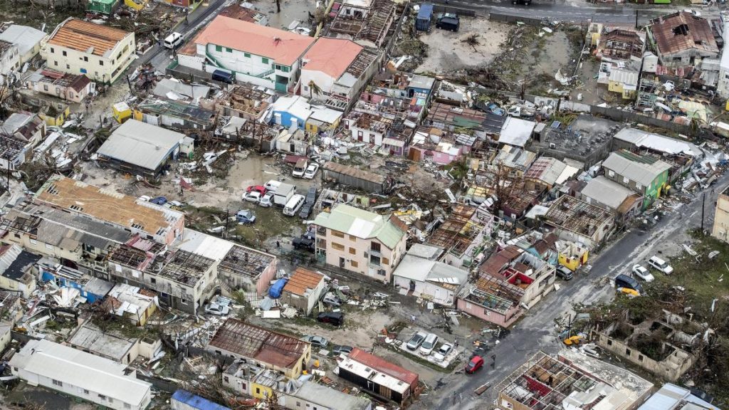 Δεκάδες νεκρούς άφησε πίσω του ο τυφώνας Ίρμα