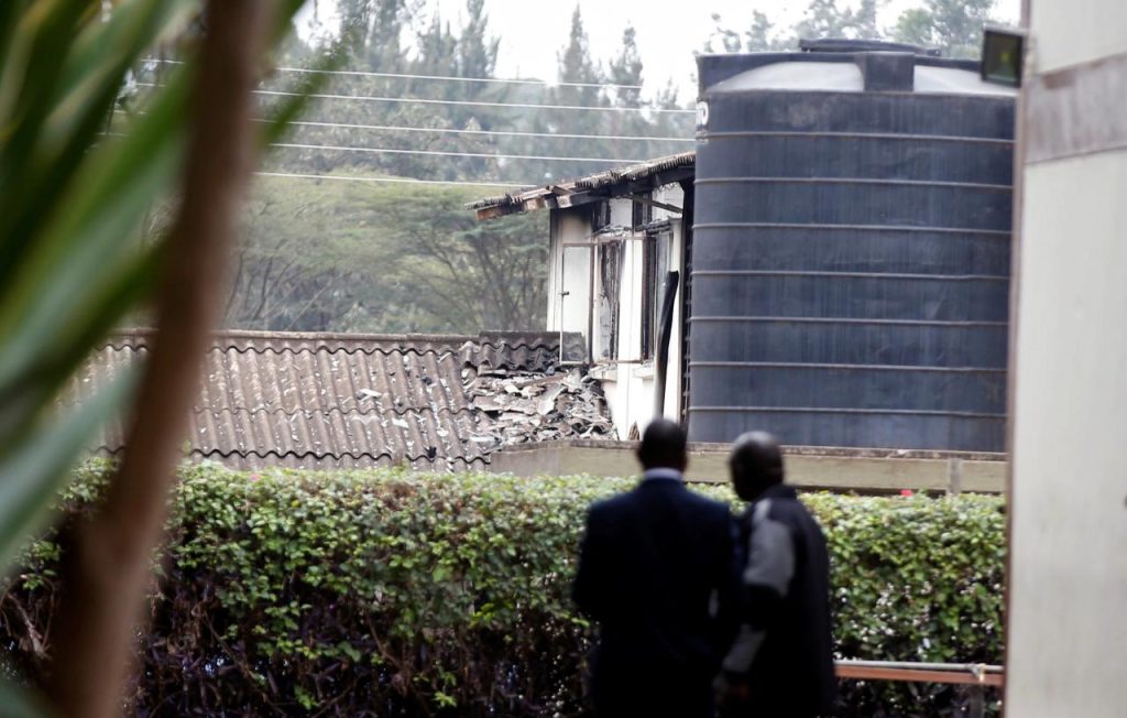 Κένυα: 14χρονη έβαλε τη φωτιά στο λύκειο όπου πέθαναν 9 συμμαθήτριές της