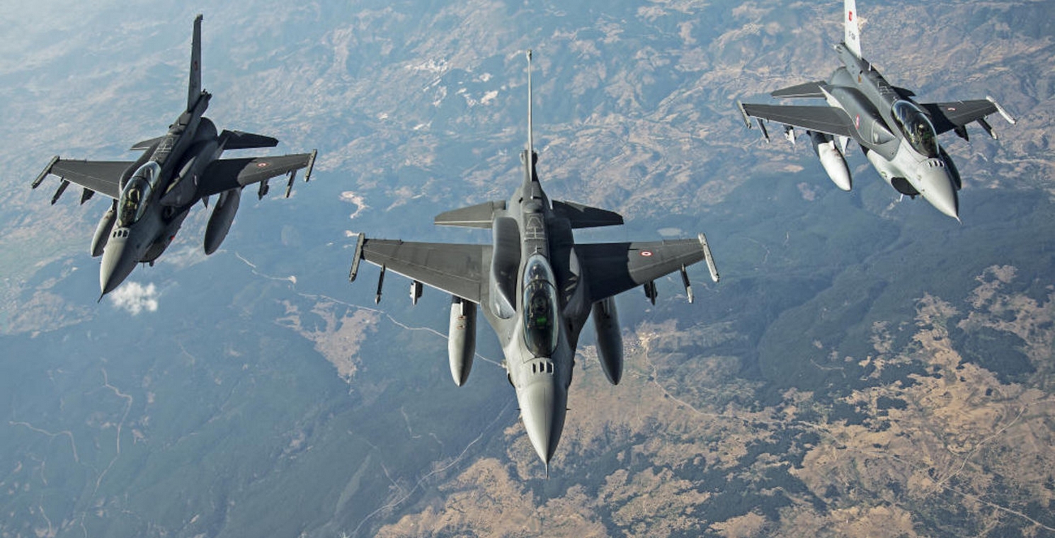 Πρόβα «επίθεσης» από την τουρκική Αεροπορία στο Αιγαίο: 4 αερομαχίες, 12 οπλισμένα F-16 και δεκάδες παραβιάσεις
