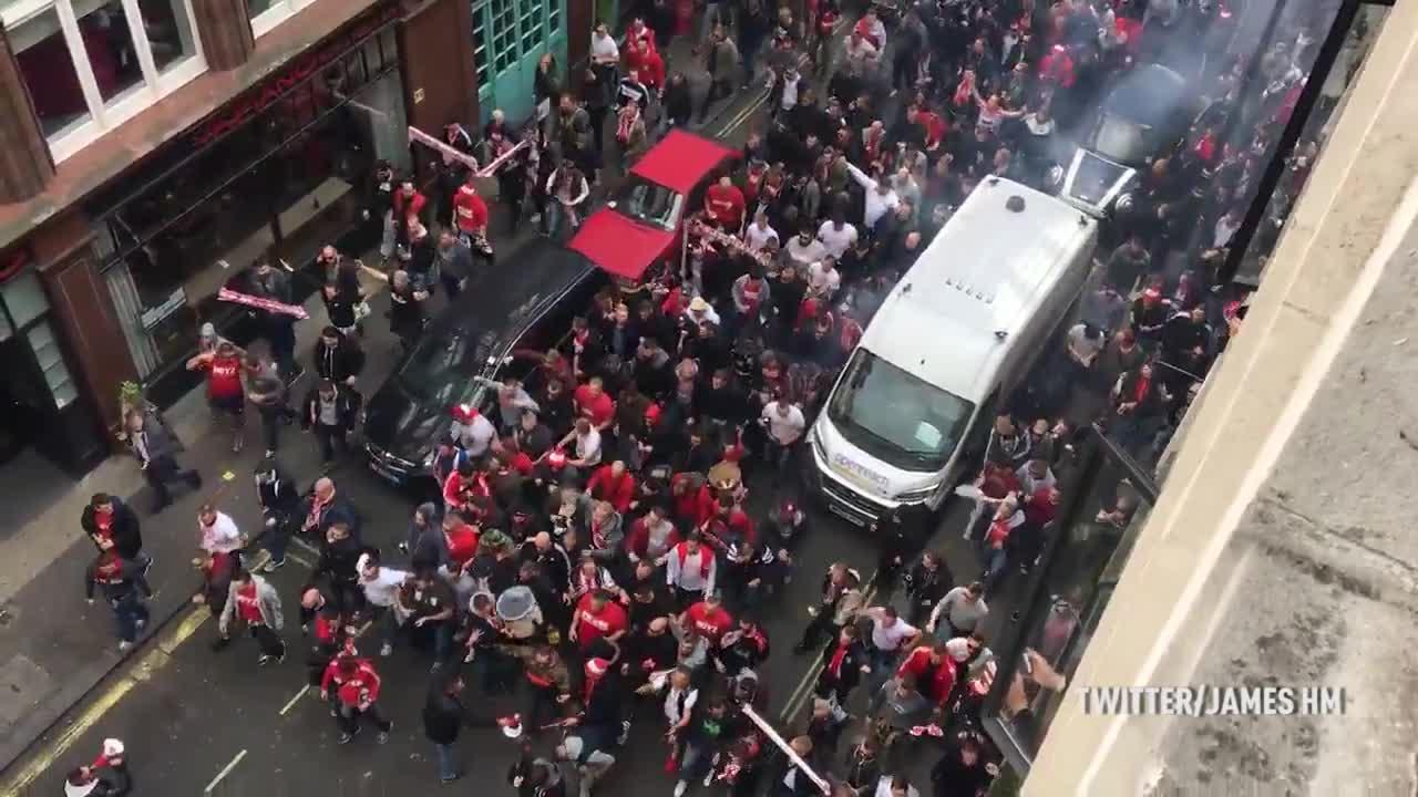 20 χιλιάδες οπαδοί της Κολωνίας ταξίδεψαν στο Λονδίνο για το ματς με την Άρσεναλ (βίντεο)